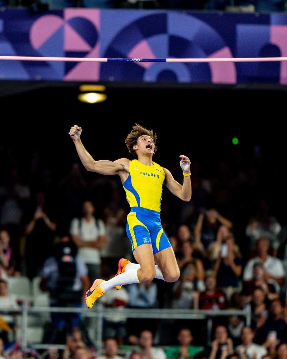 第 9 次打破世界纪录 卫冕奥运冠军