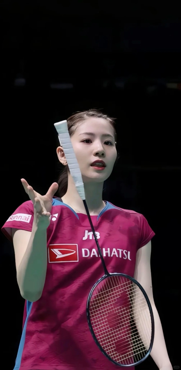 初中开始接受羽毛球专业训练