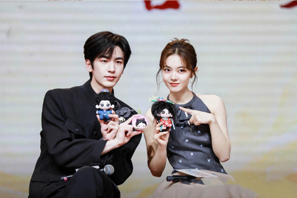 张凌赫、赵今麦