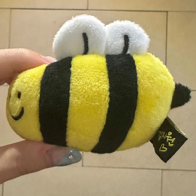 金智媛蜜蜂钥匙圈