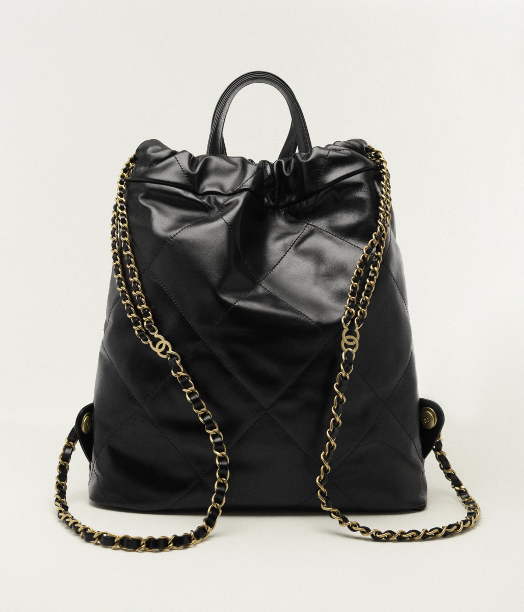 2、Chanel 22 背包