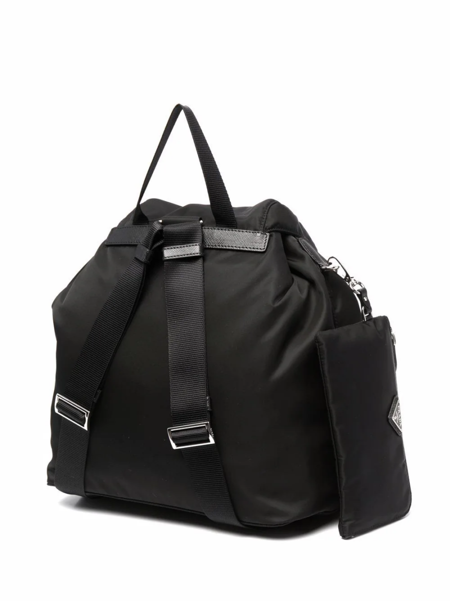 5、Prada Re-Nylon 中号双肩包