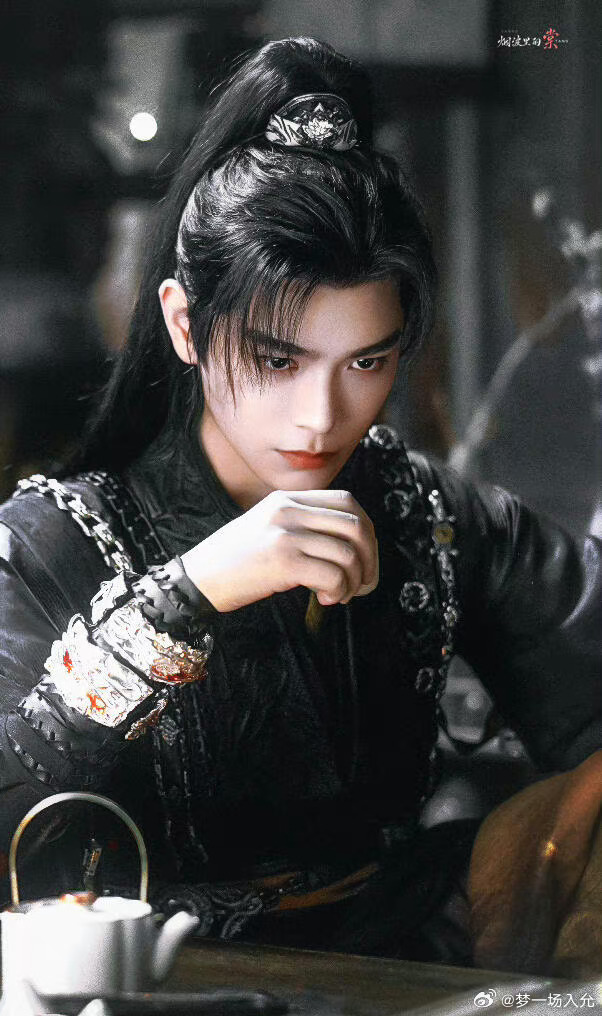 丁禹兮饰演“病娇”男主