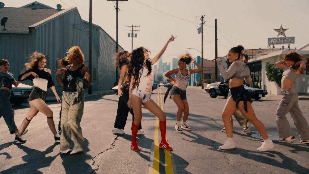 Jennie 同款：adidas Originals x Sporty & Rich Handball Spezial