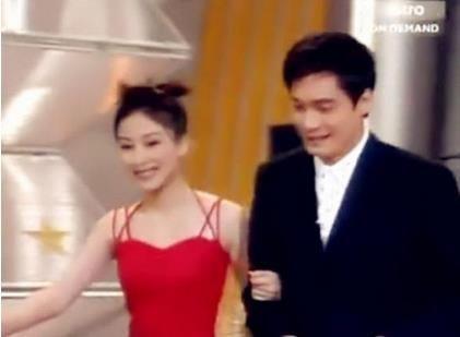 充当司仪小姐