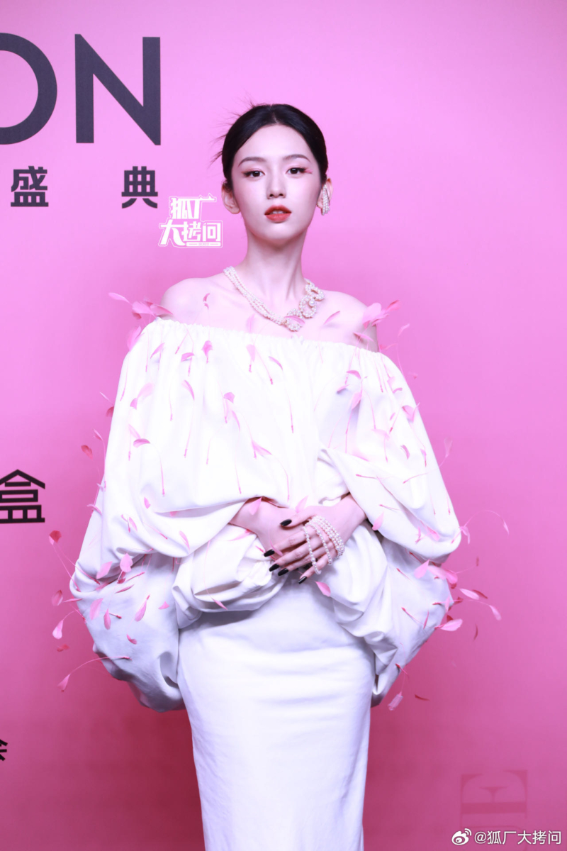 VOGUE 红毯生图 | 周也