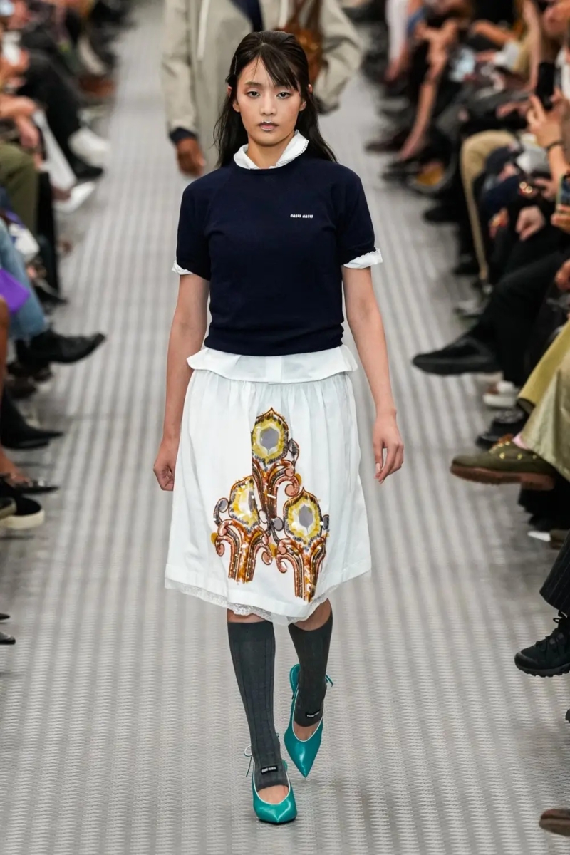 网友直呼认不出 Minnie