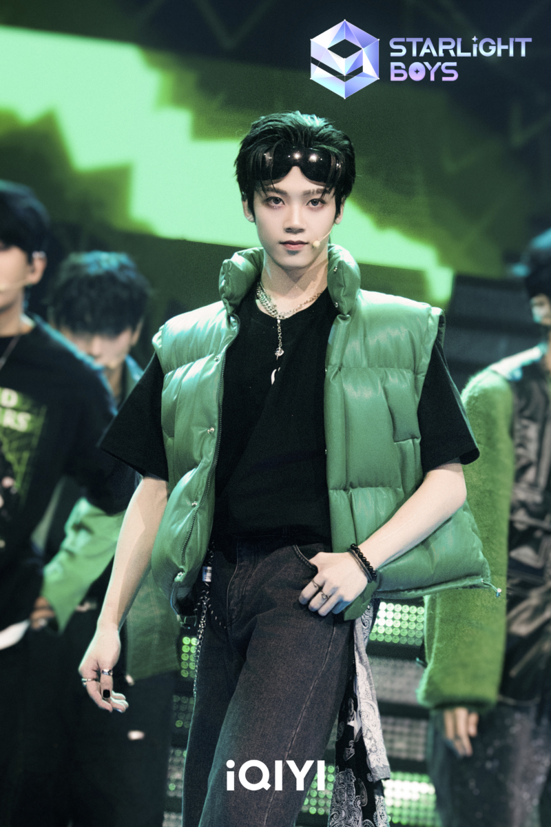 第17名：王坤（393,353 票）