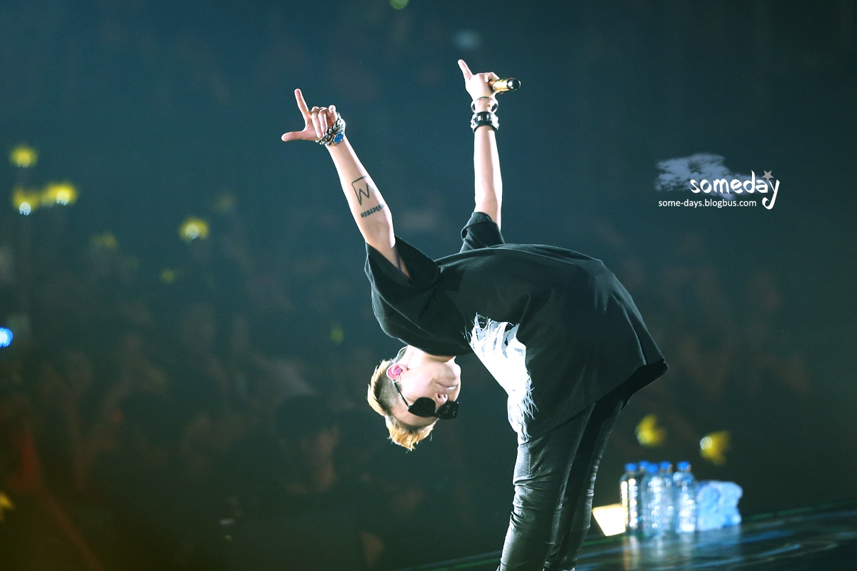 G-Dragon 90度鞠躬