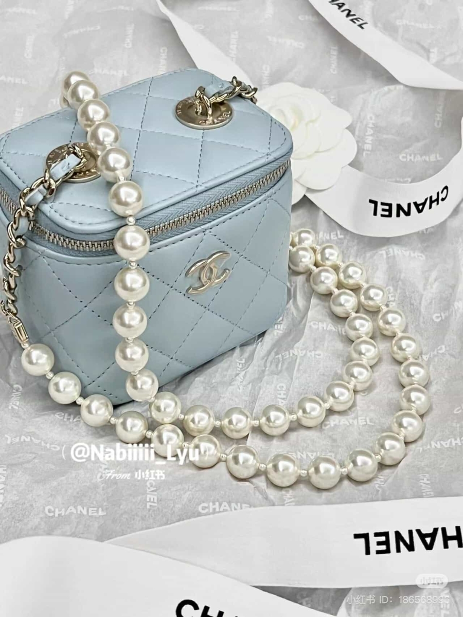 CHANEL珍珠链条包
