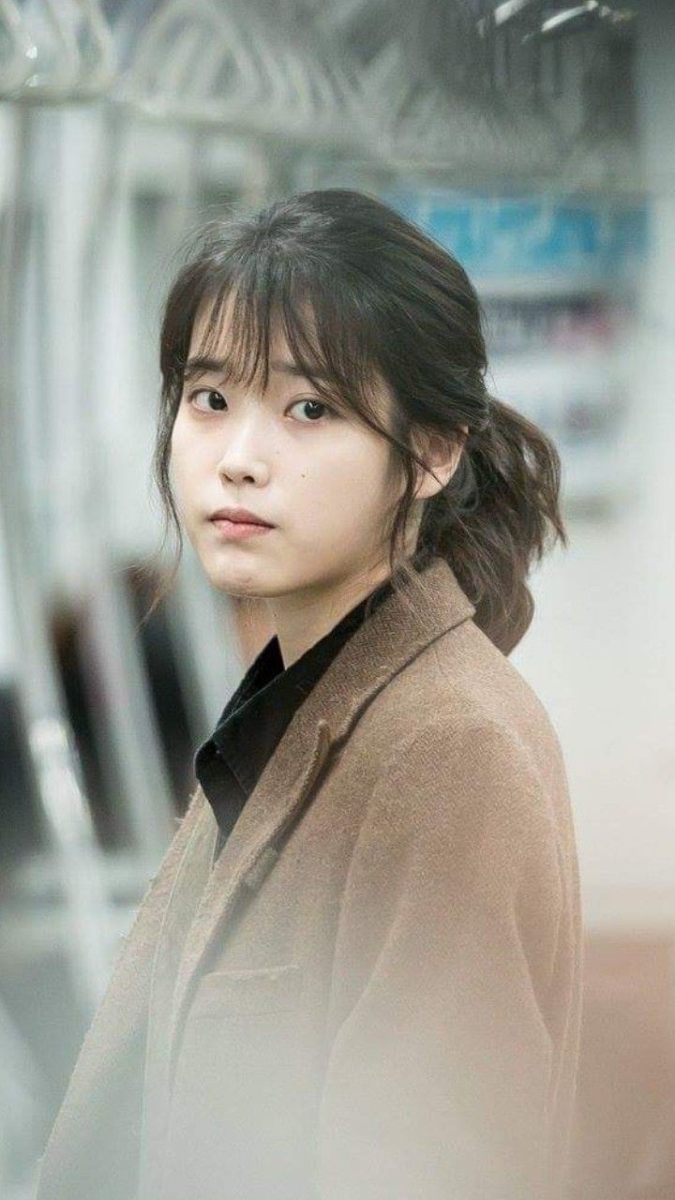 4、IU 李知恩