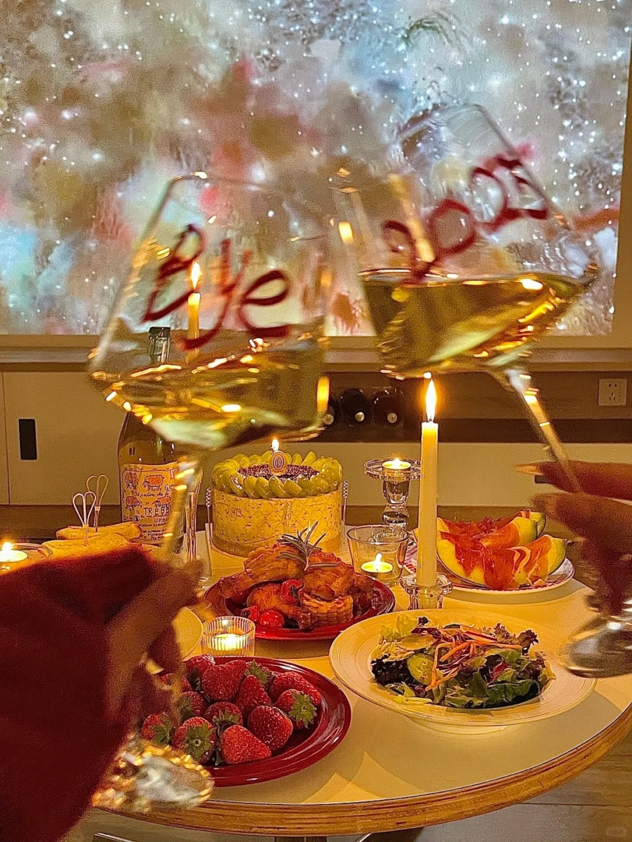 跨年在家一个人看电影也可以很有仪式感！