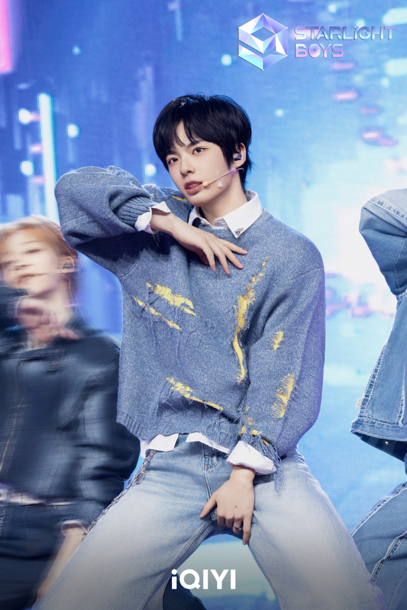 第11名：何禧龙（863,604 票）