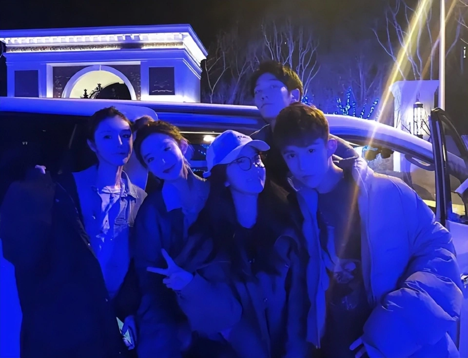 虞书欣、孟子义