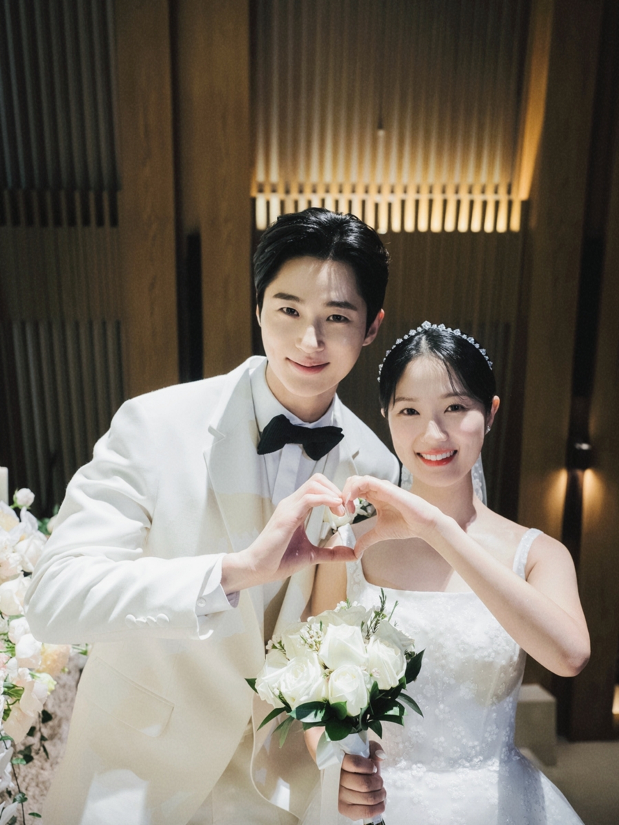 我一岁的猫开始害怕来我家里的陌生人，只要他们在，它就会一直躲起来。几个月前不会这样，它只会到处溜达。为什么突然变了？ : r/cats, image size:900x1200