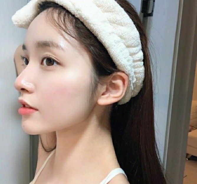 敷面膜的正确步骤二.热敷（打开毛孔）