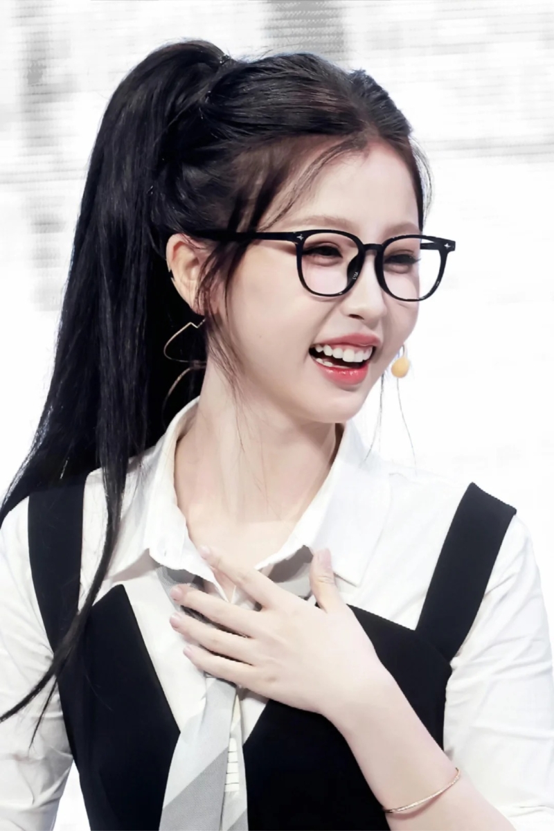 根据「脸型」选择镜框形状