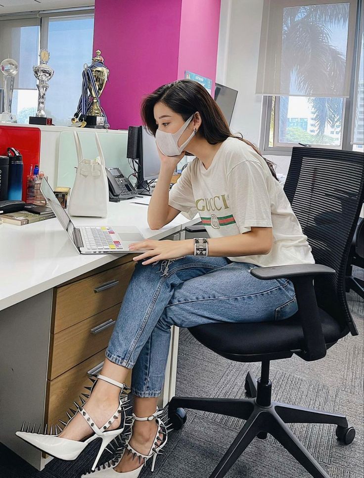 加上长时间在办公室久坐不动