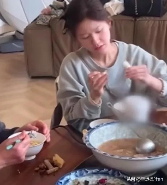 赵露思工作室发布了其康复视频