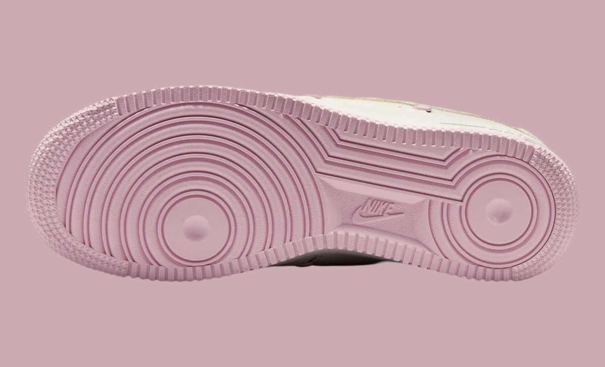 NIKE 2025 情人节限定 Air Force 1 Low