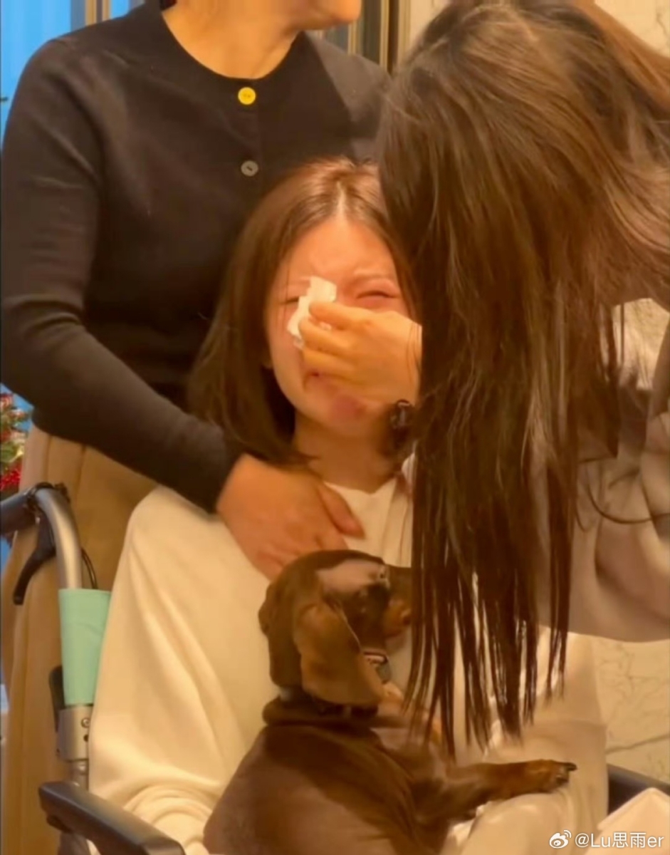 赵露思工作室发布了其康复视频