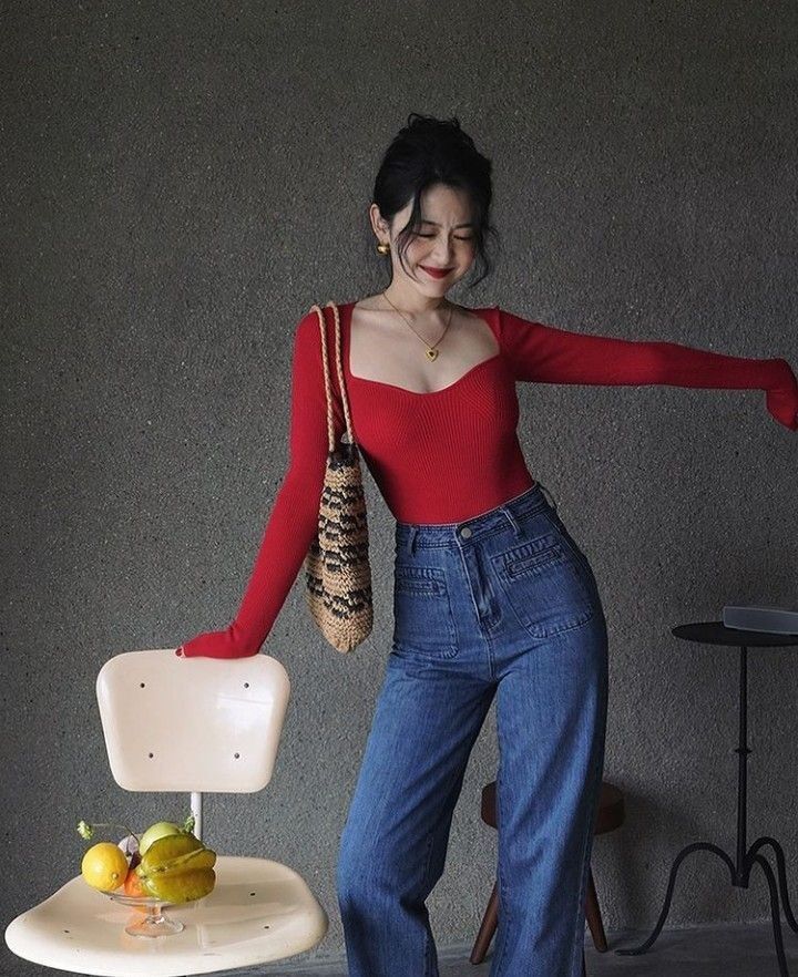 配色技巧 4.  红色搭配蓝色