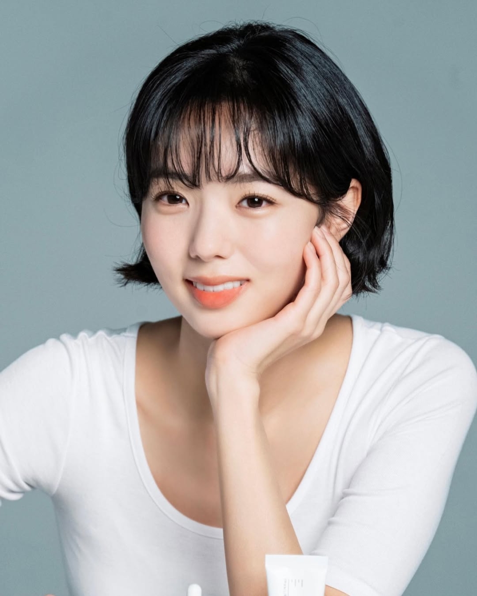 蔡秀彬保养秘诀：1、深度清洁，双重卸妆