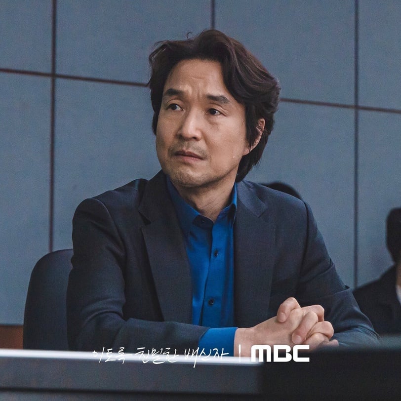 《如此亲密的背叛者》韩石圭