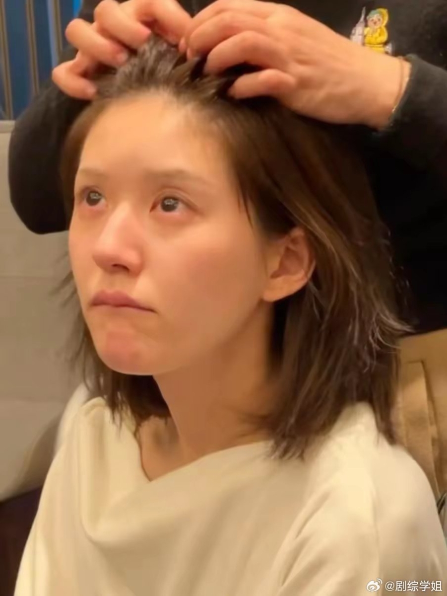 赵露思工作室发布了其康复视频