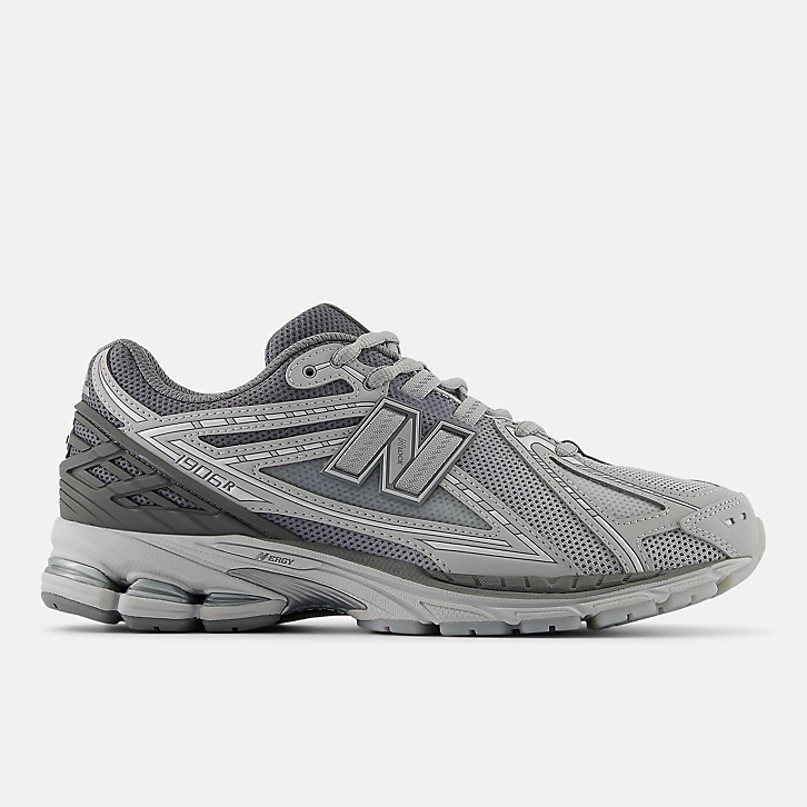 3、New Balance「型聚此刻•潮玩新年」新年限定系列