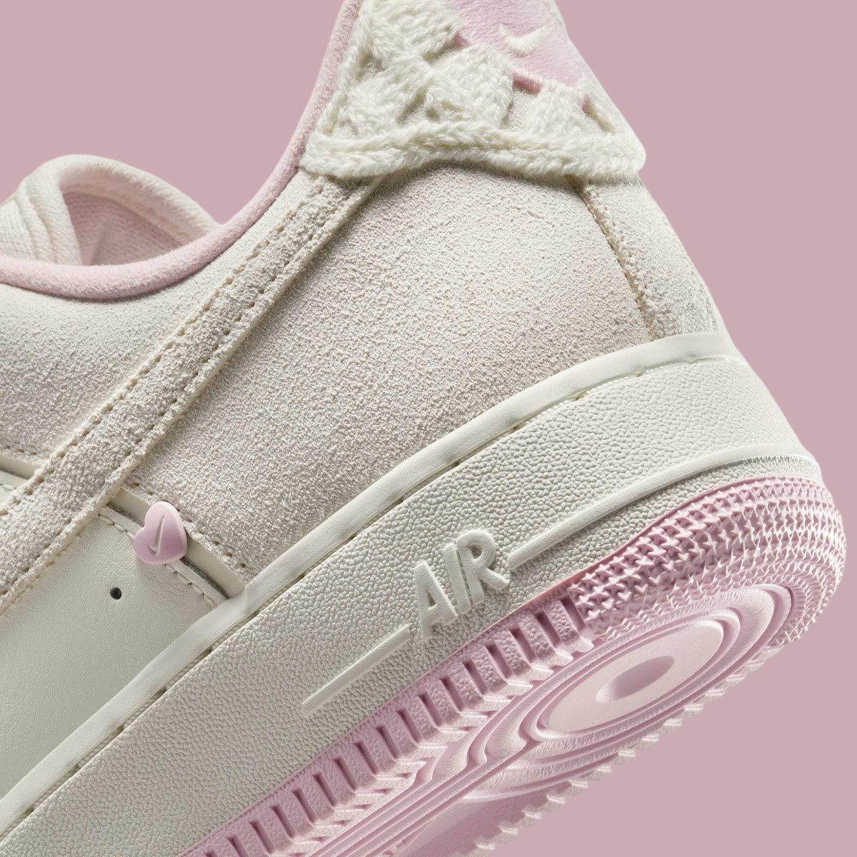 NIKE 2025 情人节限定 Air Force 1 Low