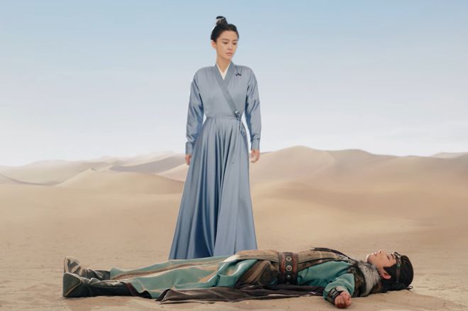 男女主在沙漠逃亡的画面