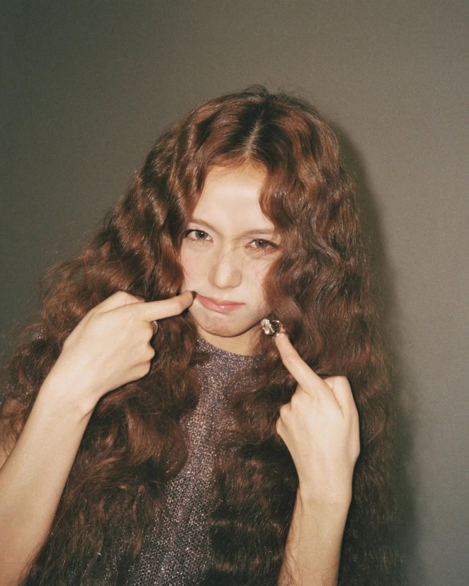 2025韩国流行发型：1、羊毛卷