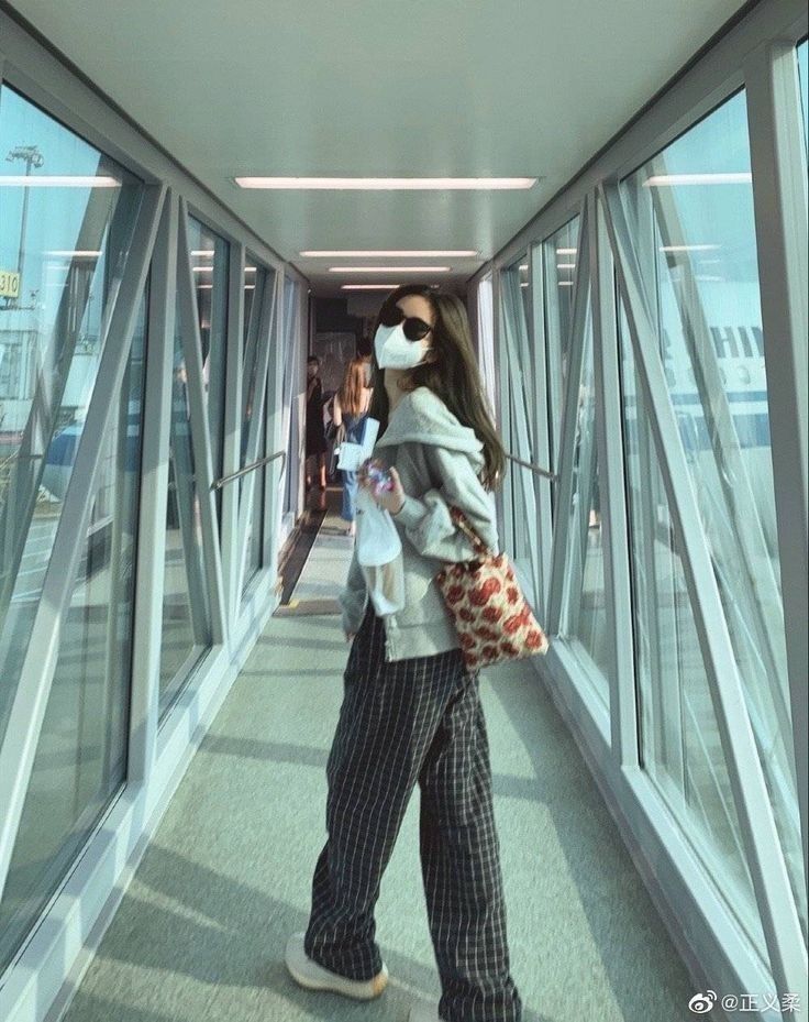 选择在小型机场降落