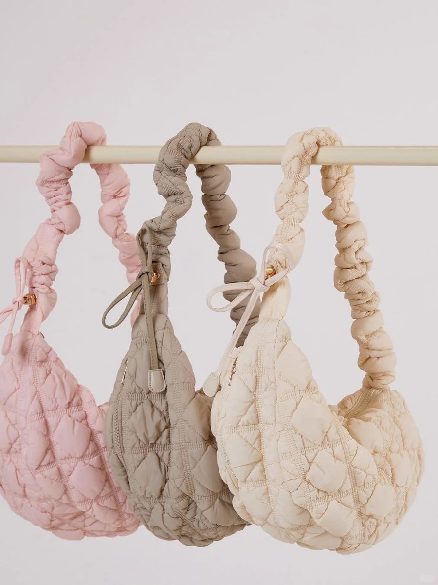 云朵包推荐:2、Carlyn