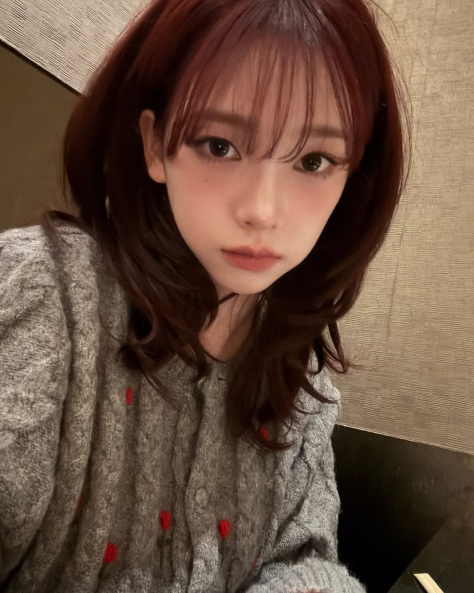 2025韩国流行发型：3、中长发层次剪