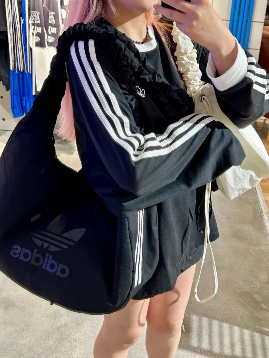 云朵包推荐:3、adidas