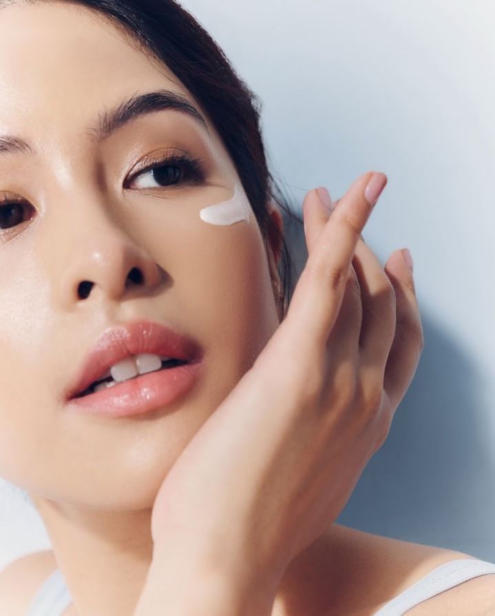 改善眼周衰老方法:1.做好眼部保湿