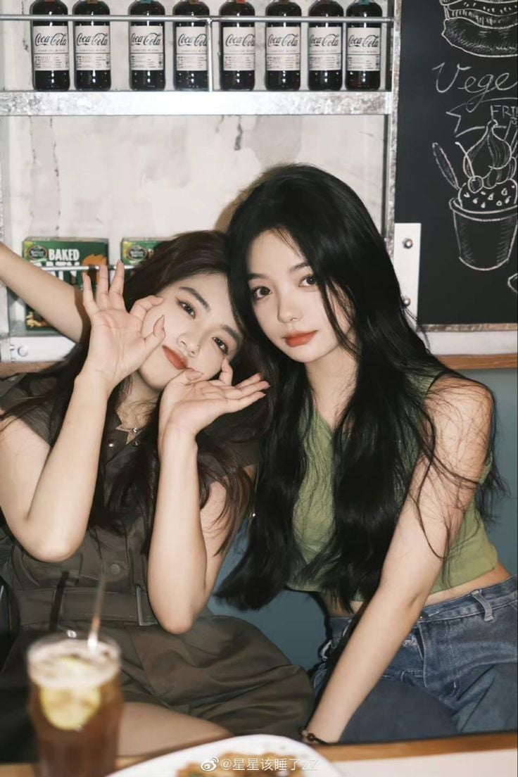 讀わたしが恋人になれるわけないじゃん、ムリムリ! (※ムリじゃなかった!?):自傷與自戀:從「繭居」到「分人」的關係實踐| by 李佾學| Medium, image size:736x1104