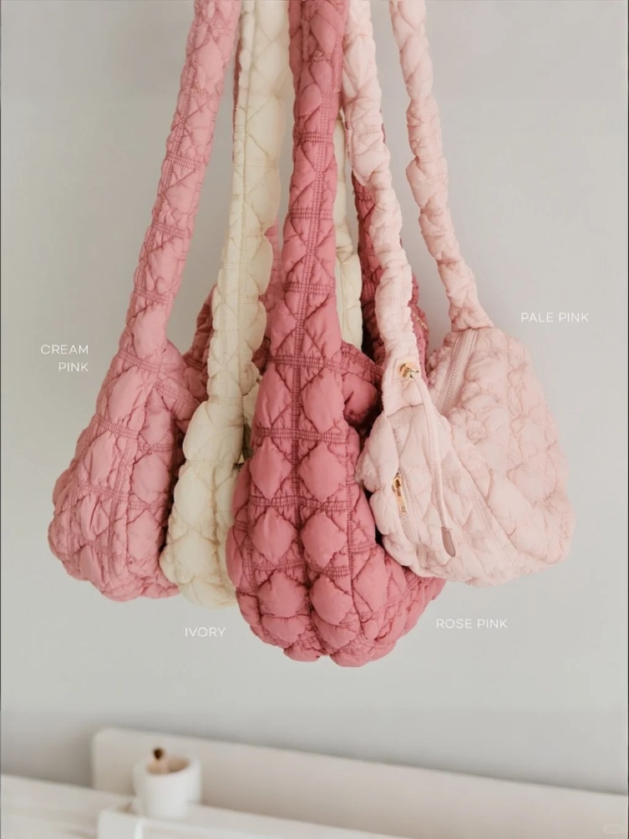 云朵包推荐:2、Carlyn