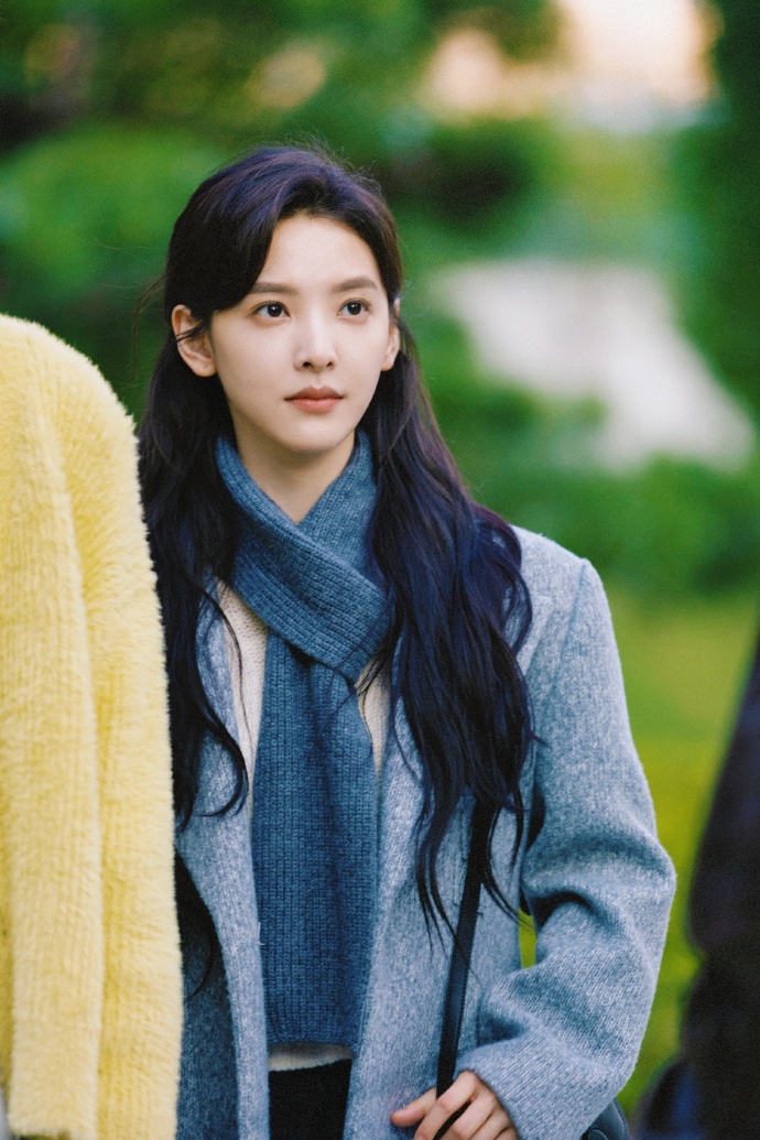 《难哄》温以凡穿搭：5、气场松弛风