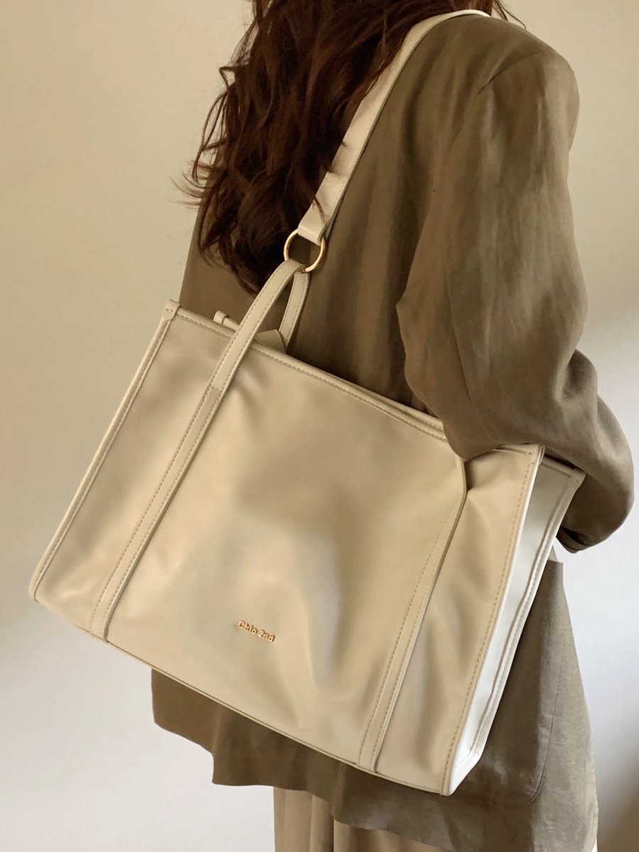 1、中号硬挺托特包