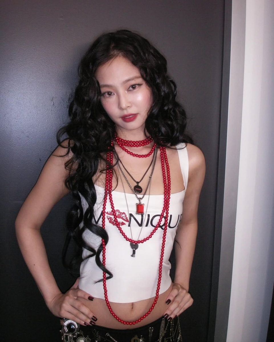 2025韩国流行发型：1、羊毛卷