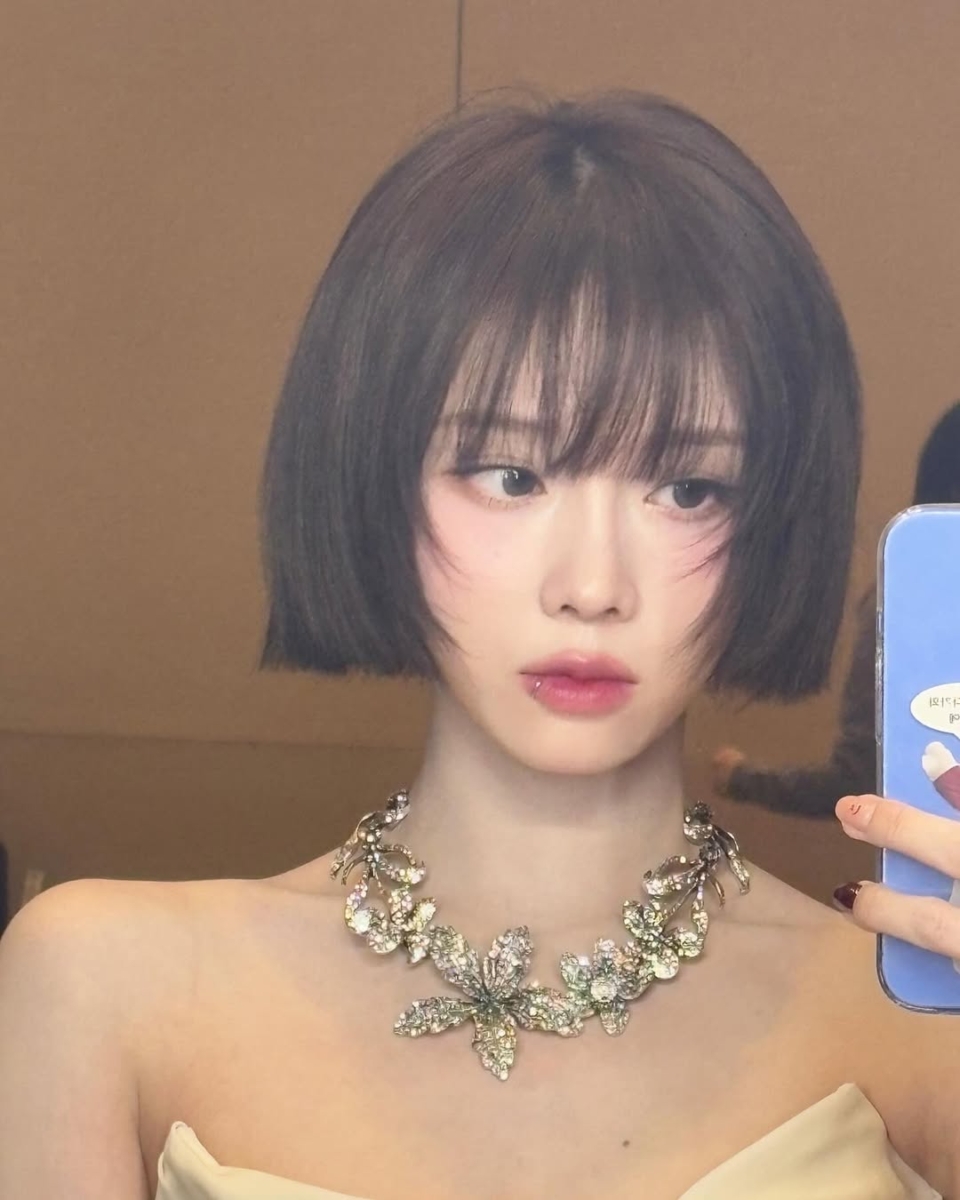 2025韩国流行发型：4、短直发