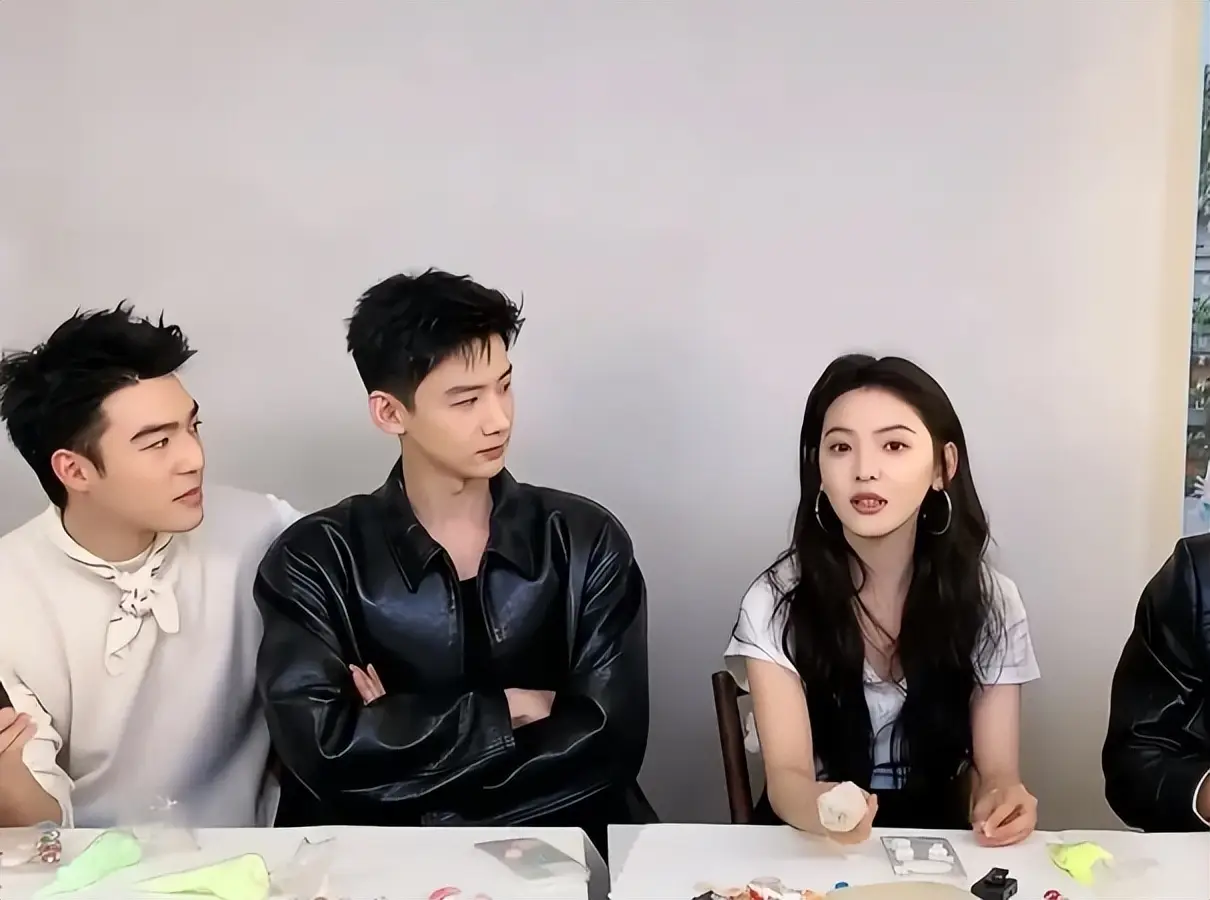 白敬亭、章若楠