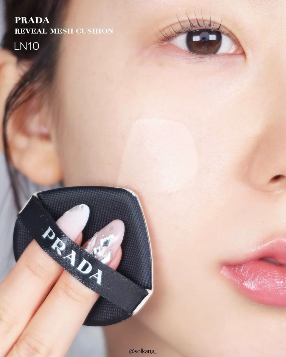 PRADA Re-Nylon 高级定制气垫