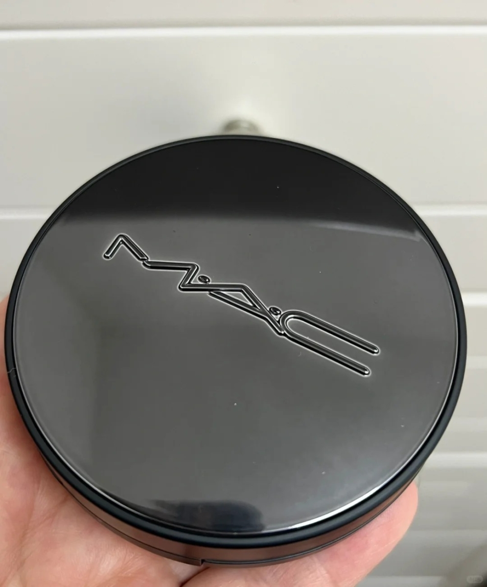 M.A.C 小飞蝶气垫