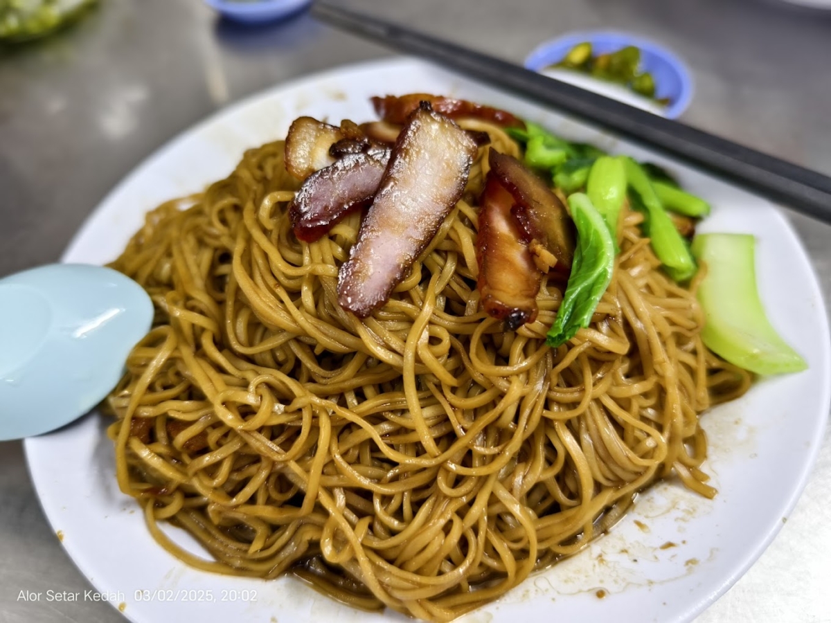 8、美美园天桥下云吞面