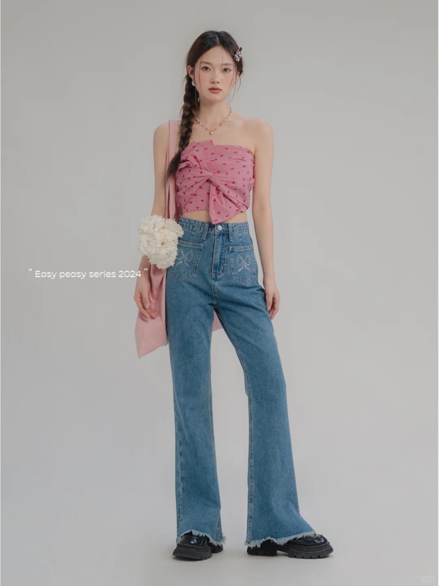 公式6：抹胸上衣 + 高腰牛仔裤