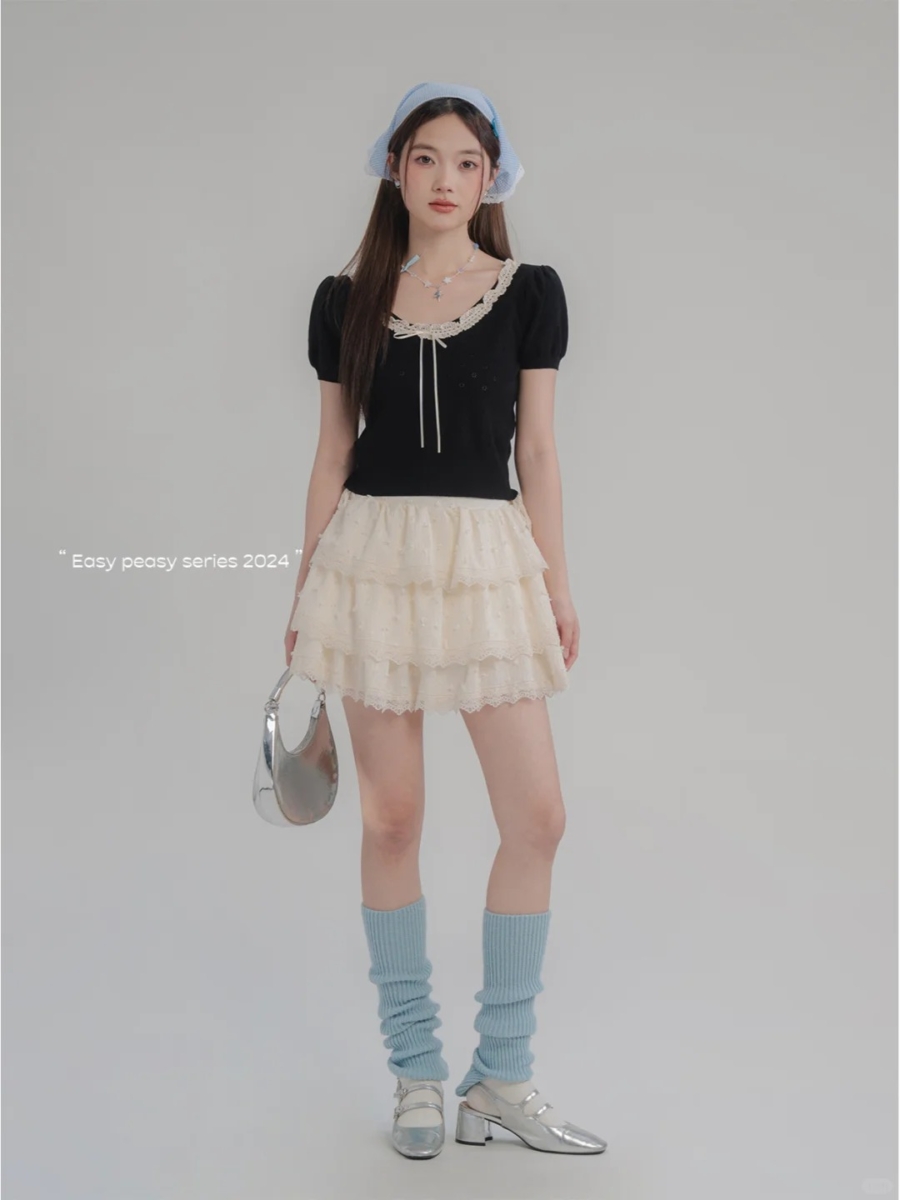 公式3：黑色泡泡袖上衣 + 蛋糕裙